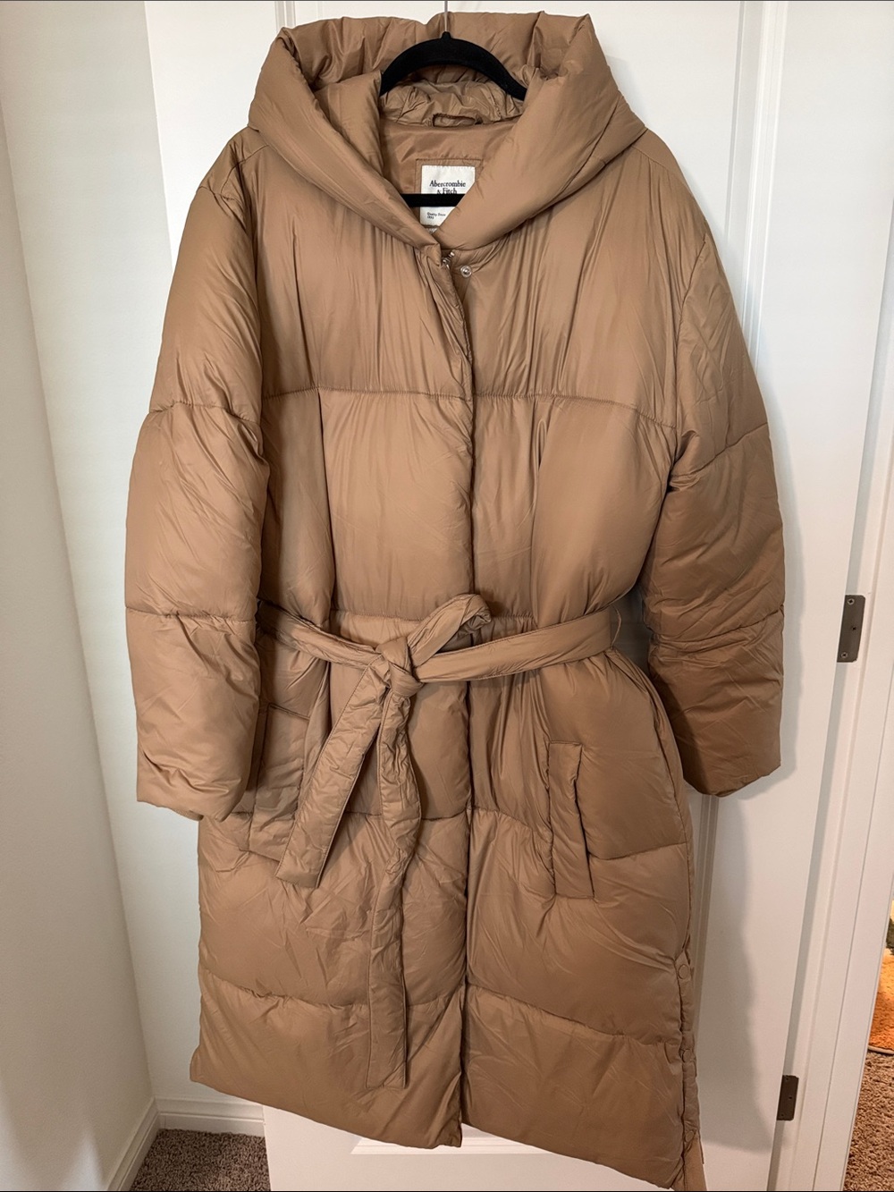 Abercrombie & Fitch Taupe Belted Puffer Coat
